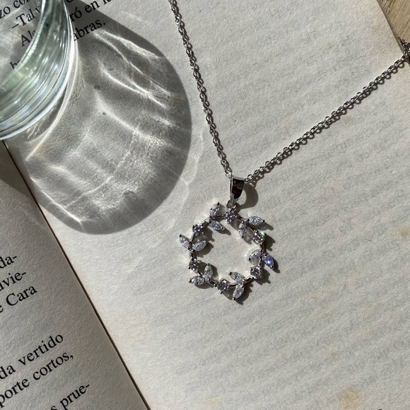 Mistletoe Necklace Sterling Silver 925 - Picture 2 of 3